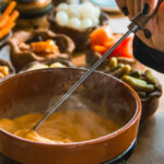 Nieve Encantada: Aventura en Refugio de Montaña con 4x4 y Raquetas