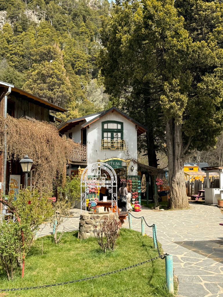 1 D IMG_5791 (1) Traslado Colonia Suiza Bariloche: tradición, naturaleza y sabor - Imagen 1